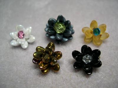 Mini flowers...a small garden!
Keywords: beads