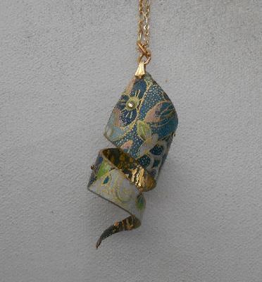 Polymer clay on Washi paper
<p>Polymer clay on Washi paper</p>
