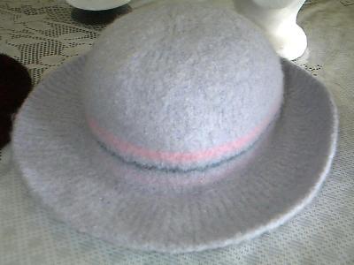 Floppy brim light blue, pink and teal band
