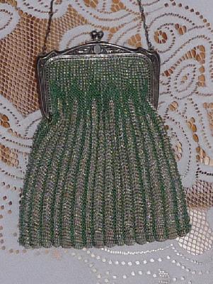 Beaded Knit Purse
Keywords: beads