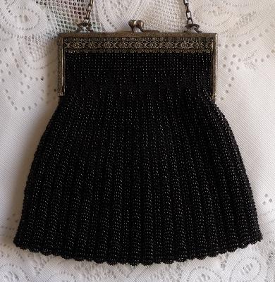 Beaded Knit Purse
Keywords: beads